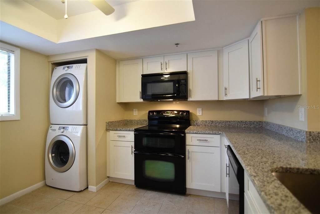 For Rent: $1,800 (3 beds, 2 baths, 1316 Square Feet)
