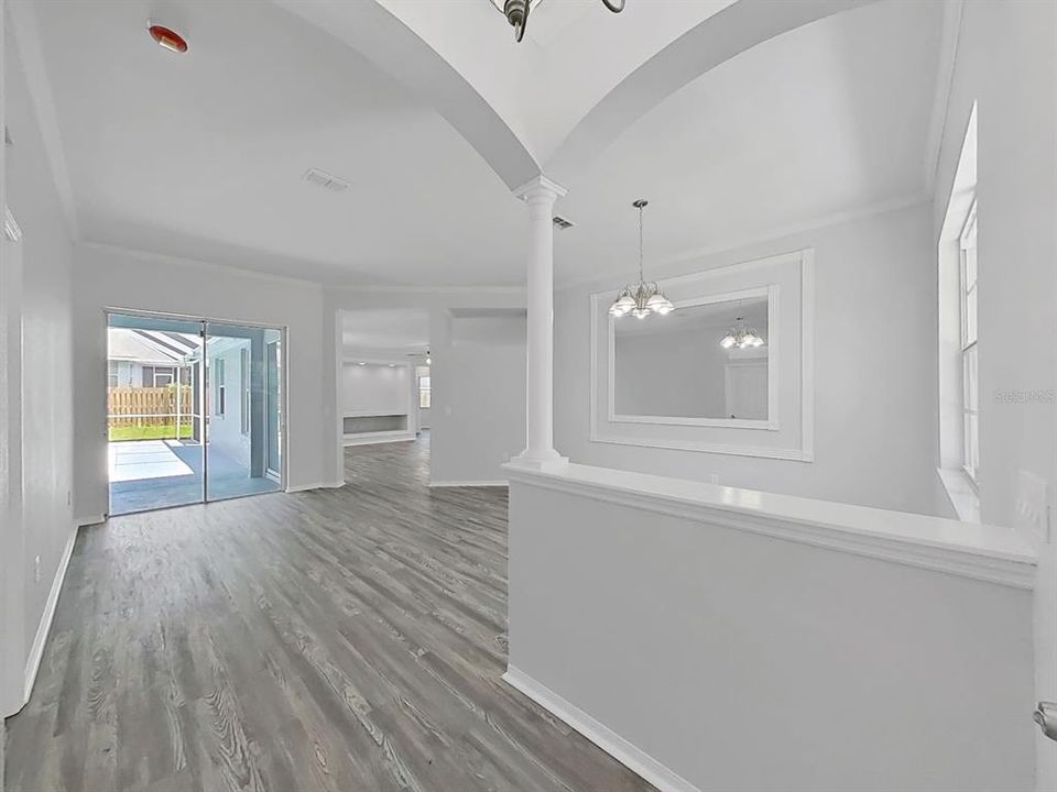 For Sale: $400,000 (3 beds, 2 baths, 1836 Square Feet)