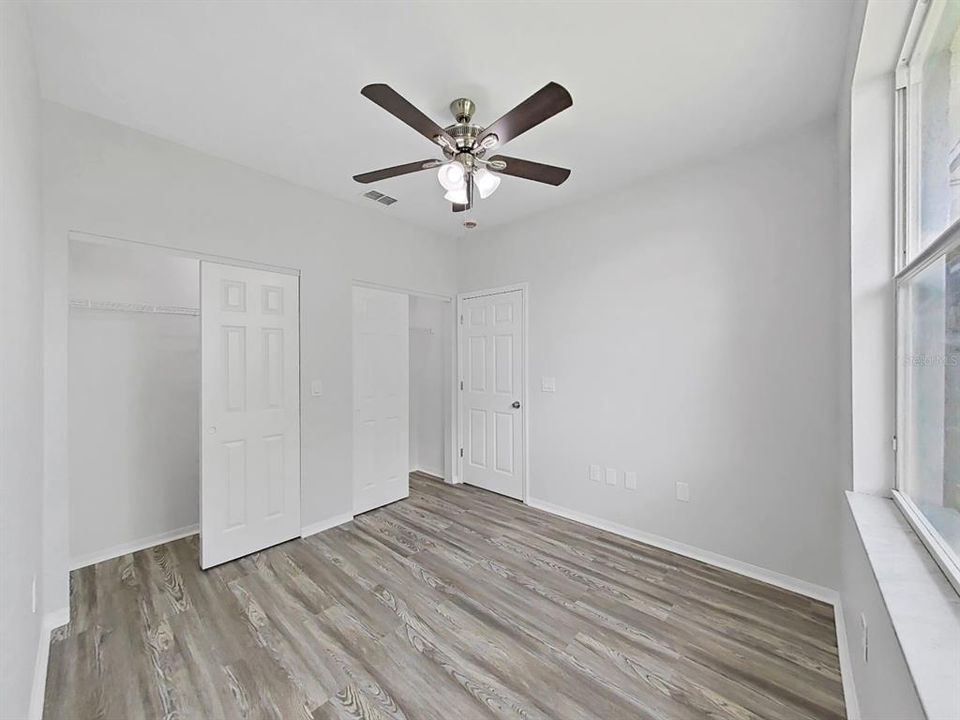 For Sale: $400,000 (3 beds, 2 baths, 1836 Square Feet)