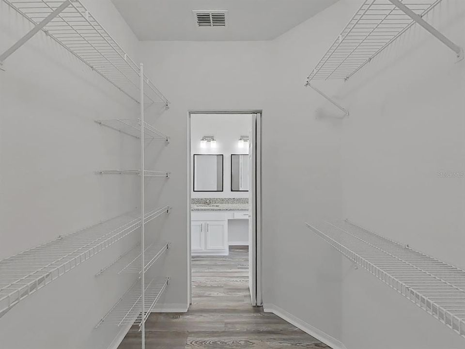 For Sale: $400,000 (3 beds, 2 baths, 1836 Square Feet)