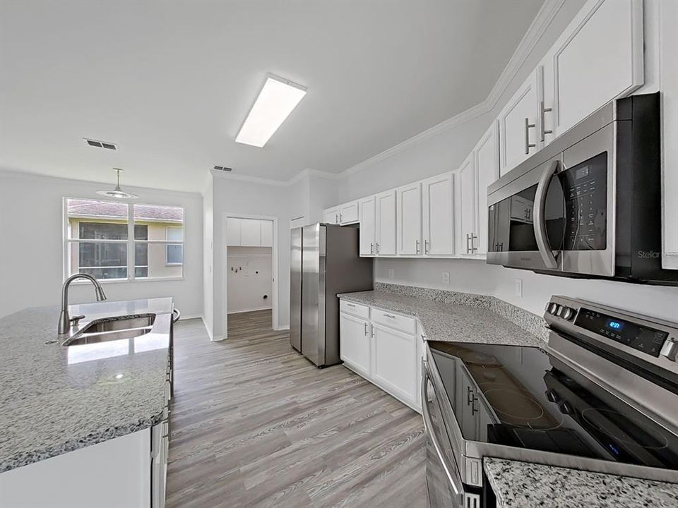 For Sale: $400,000 (3 beds, 2 baths, 1836 Square Feet)