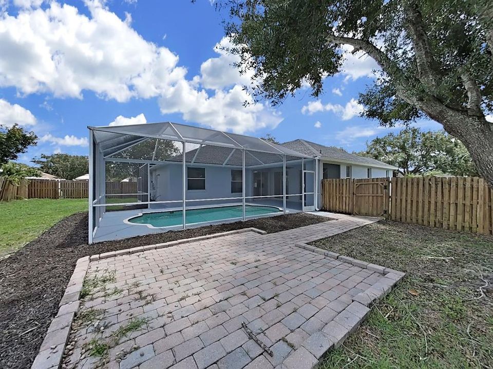 For Sale: $400,000 (3 beds, 2 baths, 1836 Square Feet)