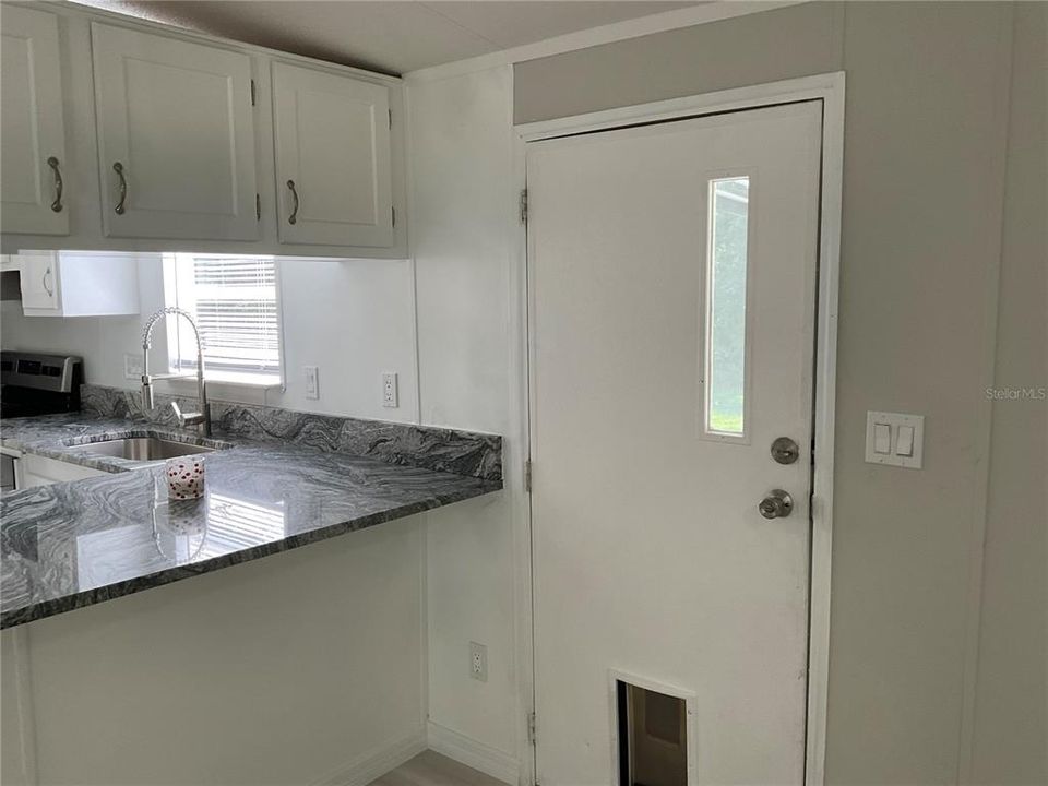 Под контрактом: $159,000 (2 спален, 2 ванн, 1672 Квадратных фут)