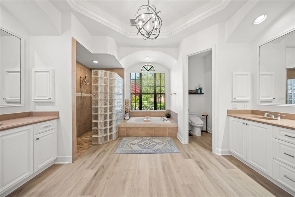 For Sale: $1,175,000 (4 beds, 5 baths, 3668 Square Feet)