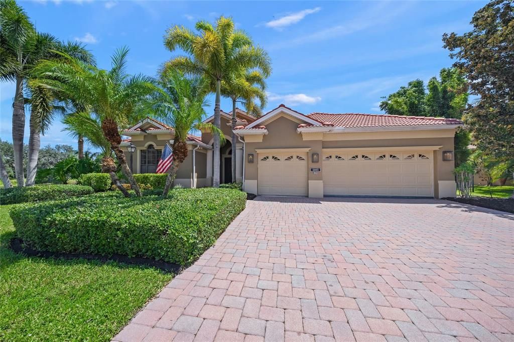 For Sale: $1,175,000 (4 beds, 5 baths, 3668 Square Feet)
