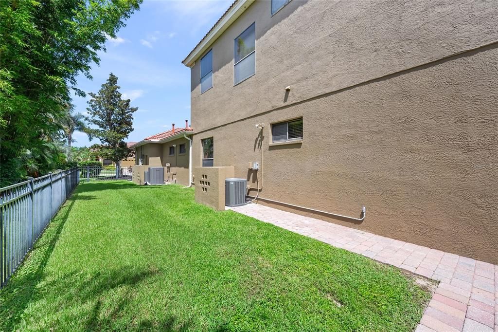 For Sale: $1,175,000 (4 beds, 5 baths, 3668 Square Feet)
