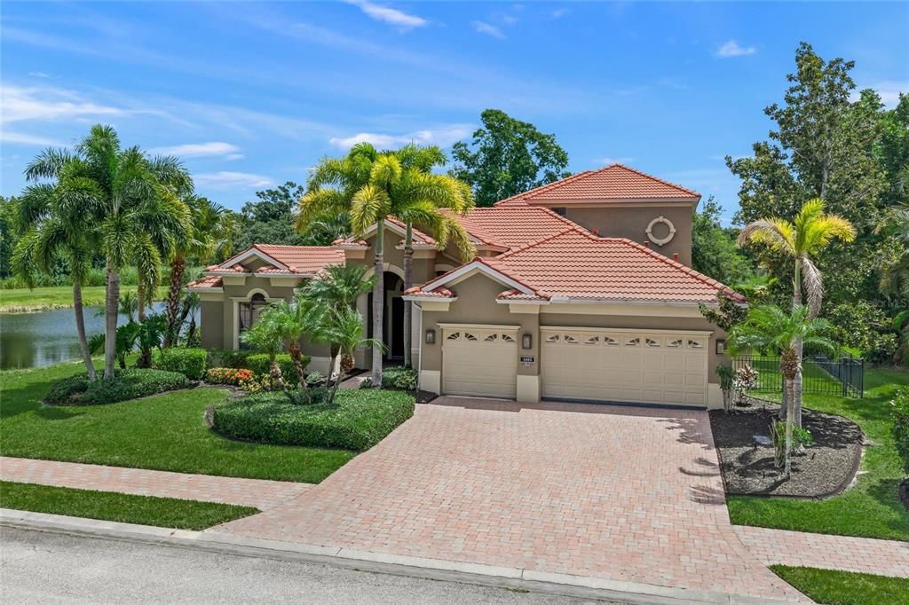For Sale: $1,175,000 (4 beds, 5 baths, 3668 Square Feet)