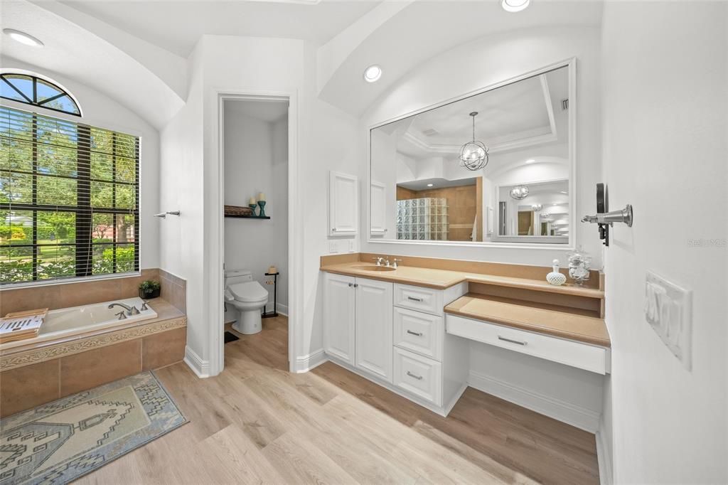 For Sale: $1,175,000 (4 beds, 5 baths, 3668 Square Feet)