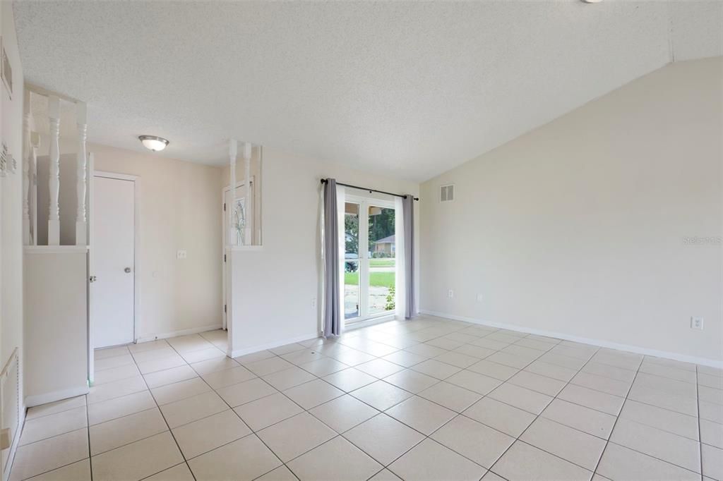 For Sale: $315,000 (3 beds, 2 baths, 1541 Square Feet)