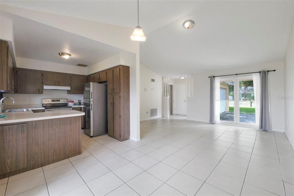 For Sale: $315,000 (3 beds, 2 baths, 1541 Square Feet)