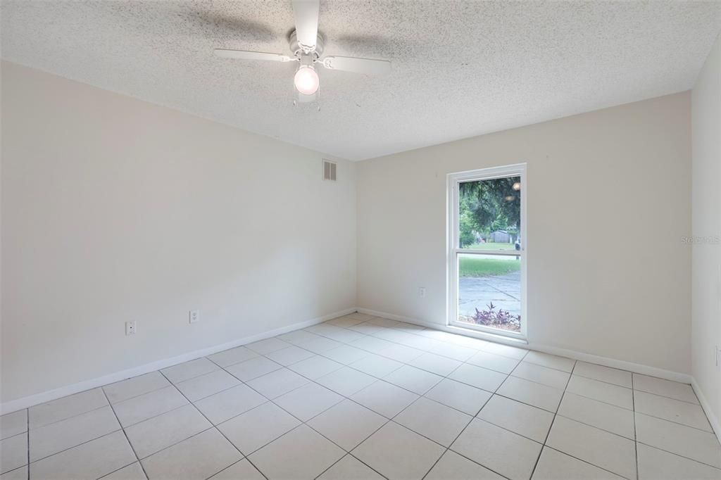 For Sale: $315,000 (3 beds, 2 baths, 1541 Square Feet)