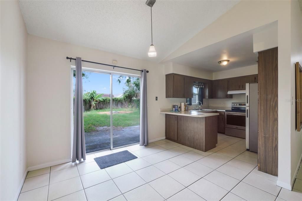 For Sale: $315,000 (3 beds, 2 baths, 1541 Square Feet)