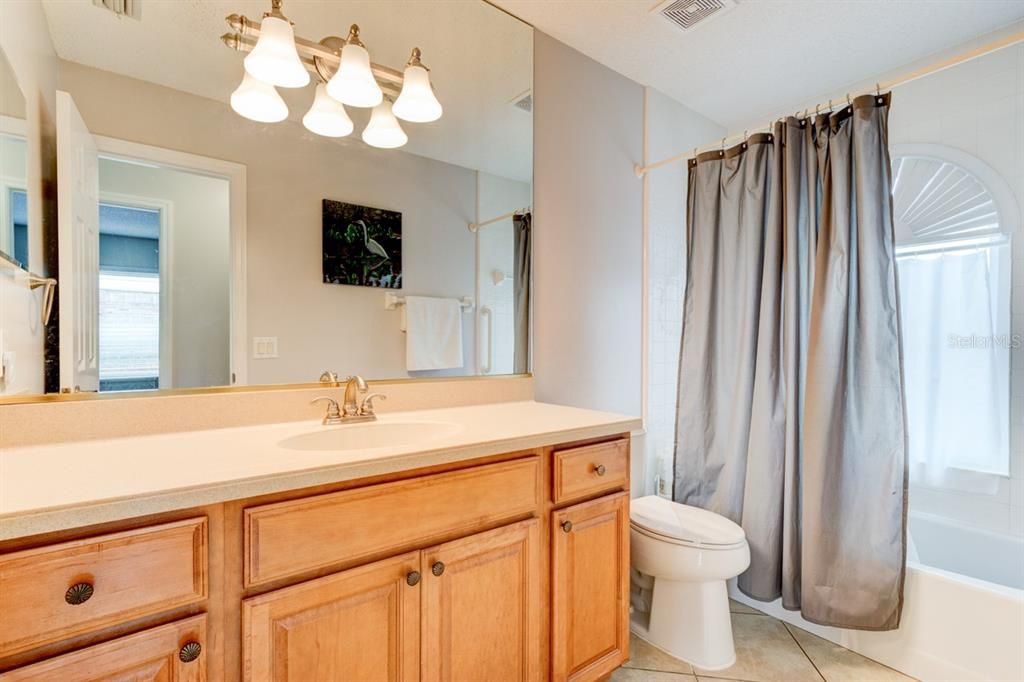 For Sale: $375,000 (3 beds, 2 baths, 1920 Square Feet)