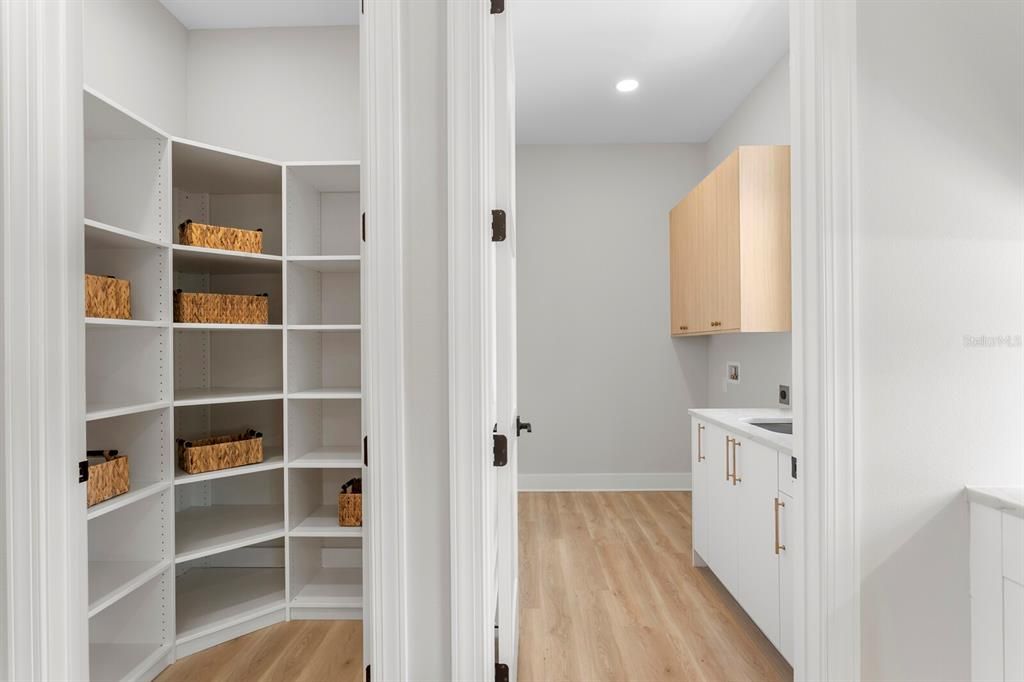 En Venta: $1,349,500 (4 camas, 3 baños, 3025 Pies cuadrados)