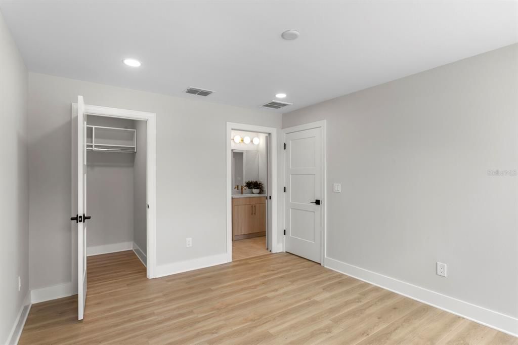 En Venta: $1,349,500 (4 camas, 3 baños, 3025 Pies cuadrados)