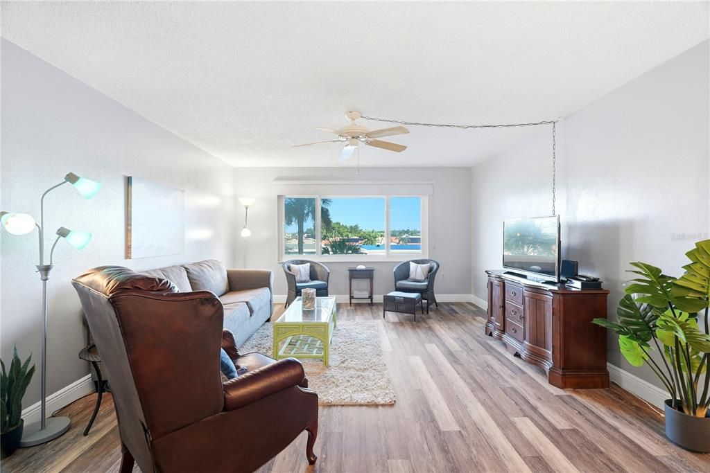 For Sale: $108,000 (0 beds, 1 baths, 485 Square Feet)