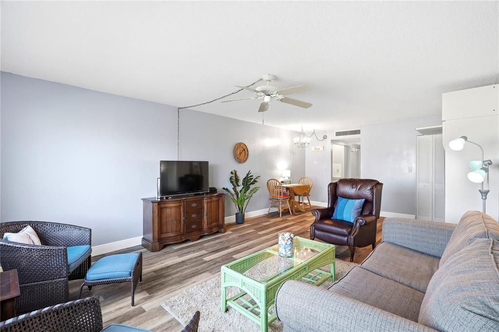 For Sale: $108,000 (0 beds, 1 baths, 485 Square Feet)