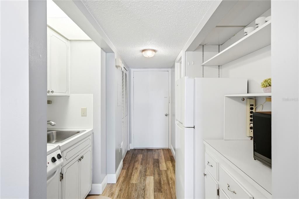 For Sale: $108,000 (0 beds, 1 baths, 485 Square Feet)