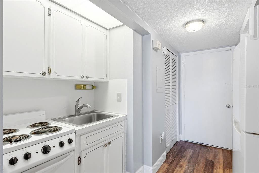 For Sale: $108,000 (0 beds, 1 baths, 485 Square Feet)