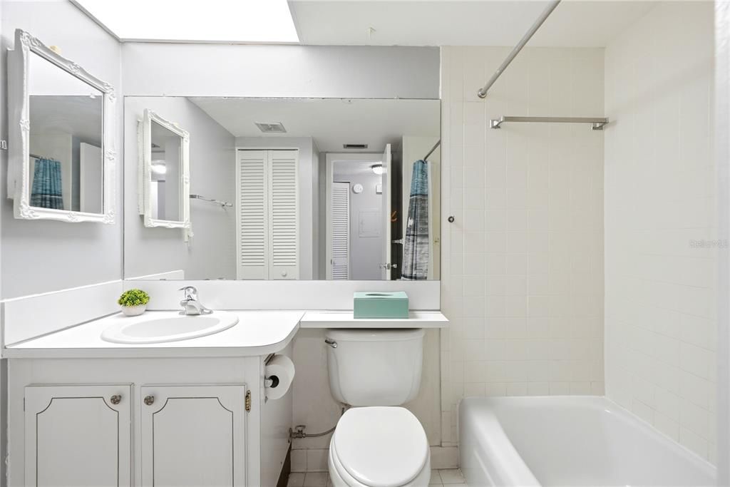 For Sale: $108,000 (0 beds, 1 baths, 485 Square Feet)