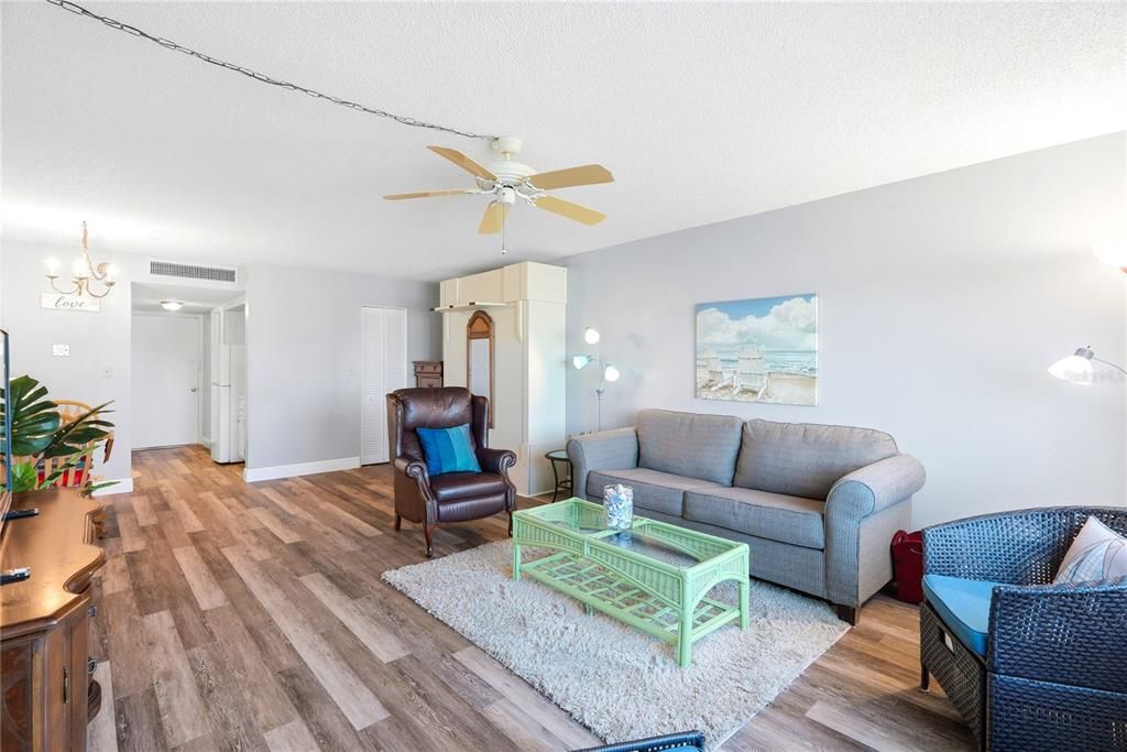 For Sale: $108,000 (0 beds, 1 baths, 485 Square Feet)