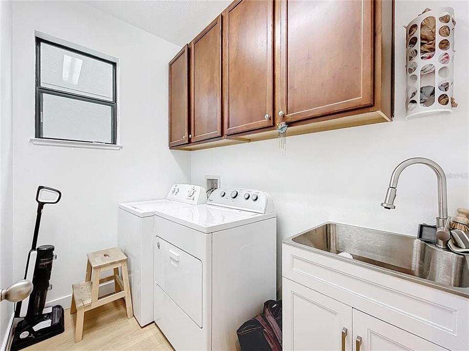 En Venta: $589,000 (5 camas, 3 baños, 3203 Pies cuadrados)