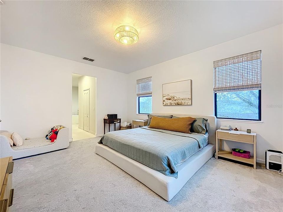 En Venta: $589,000 (5 camas, 3 baños, 3203 Pies cuadrados)