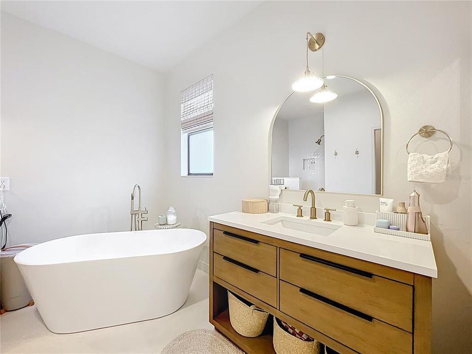 En Venta: $589,000 (5 camas, 3 baños, 3203 Pies cuadrados)