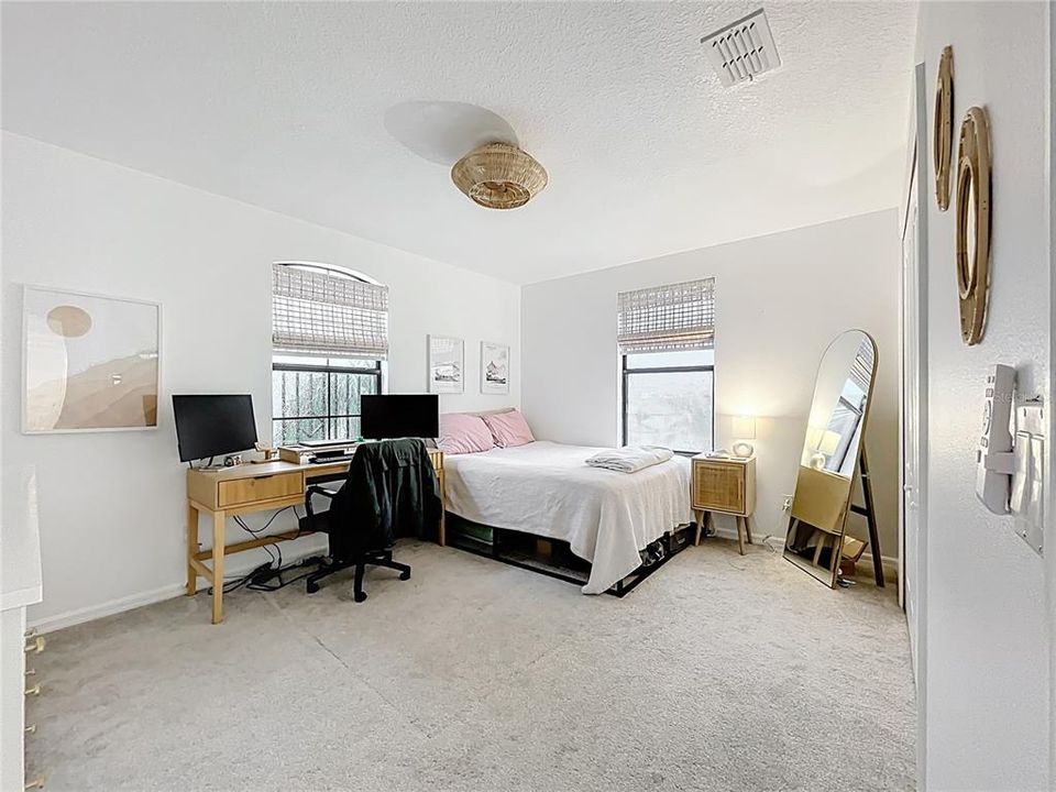 En Venta: $589,000 (5 camas, 3 baños, 3203 Pies cuadrados)