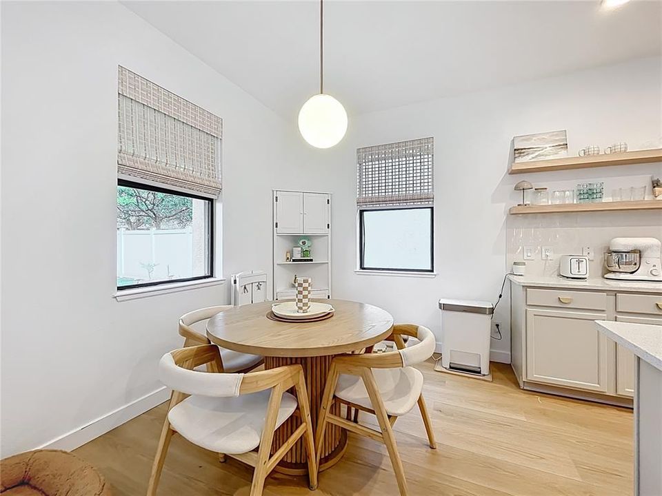 En Venta: $589,000 (5 camas, 3 baños, 3203 Pies cuadrados)