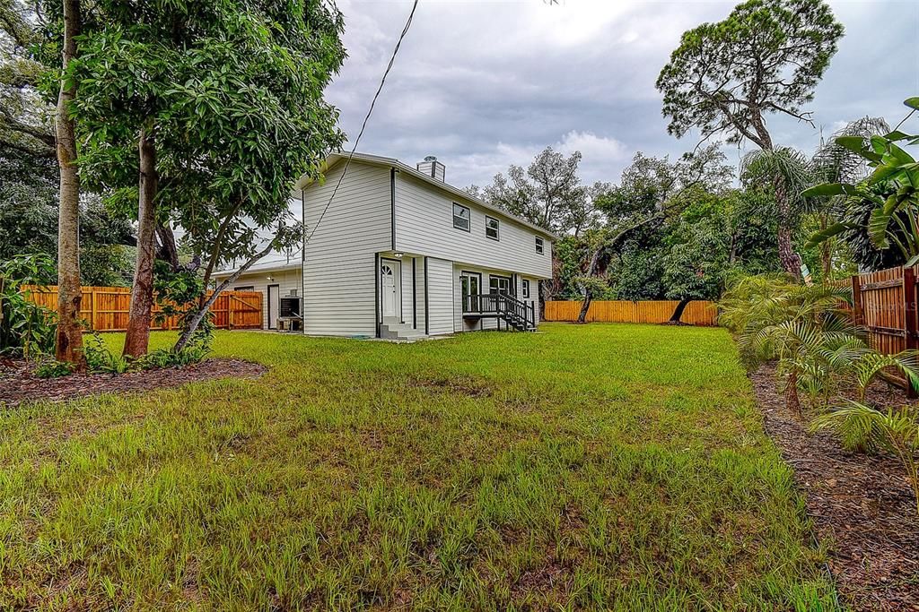 En Venta: $852,000 (4 camas, 3 baños, 2390 Pies cuadrados)