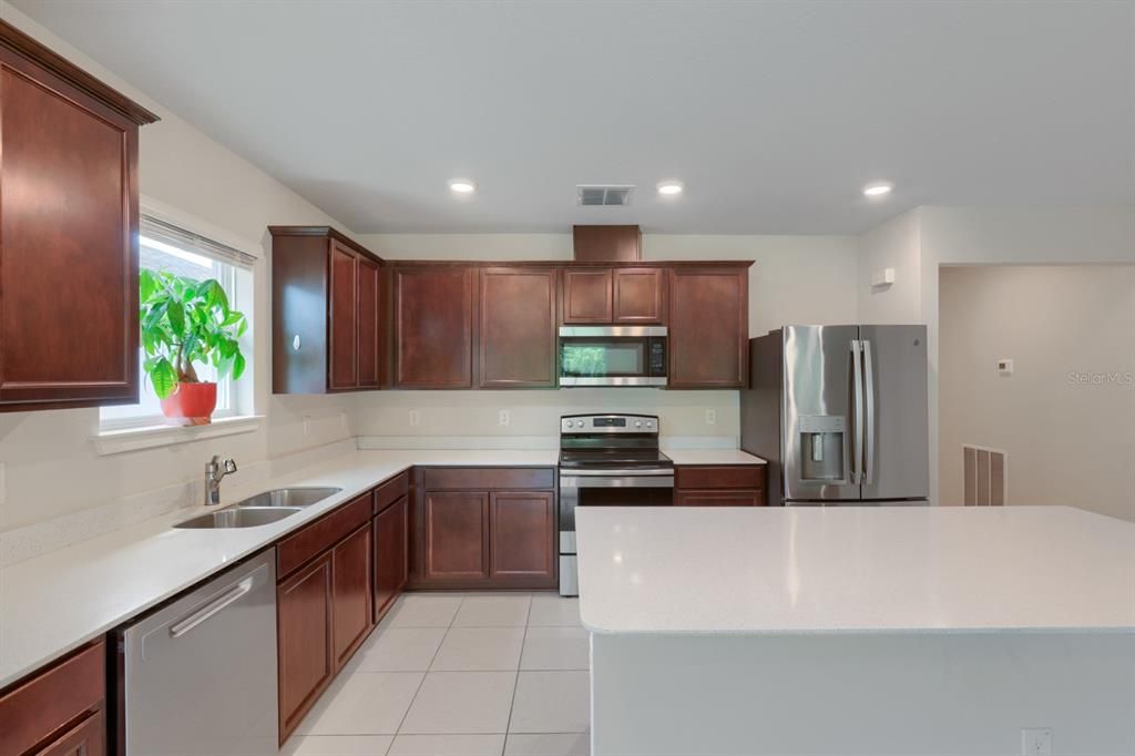 For Sale: $395,000 (4 beds, 2 baths, 1850 Square Feet)
