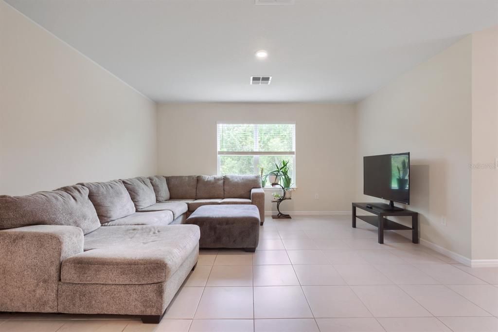 For Sale: $395,000 (4 beds, 2 baths, 1850 Square Feet)