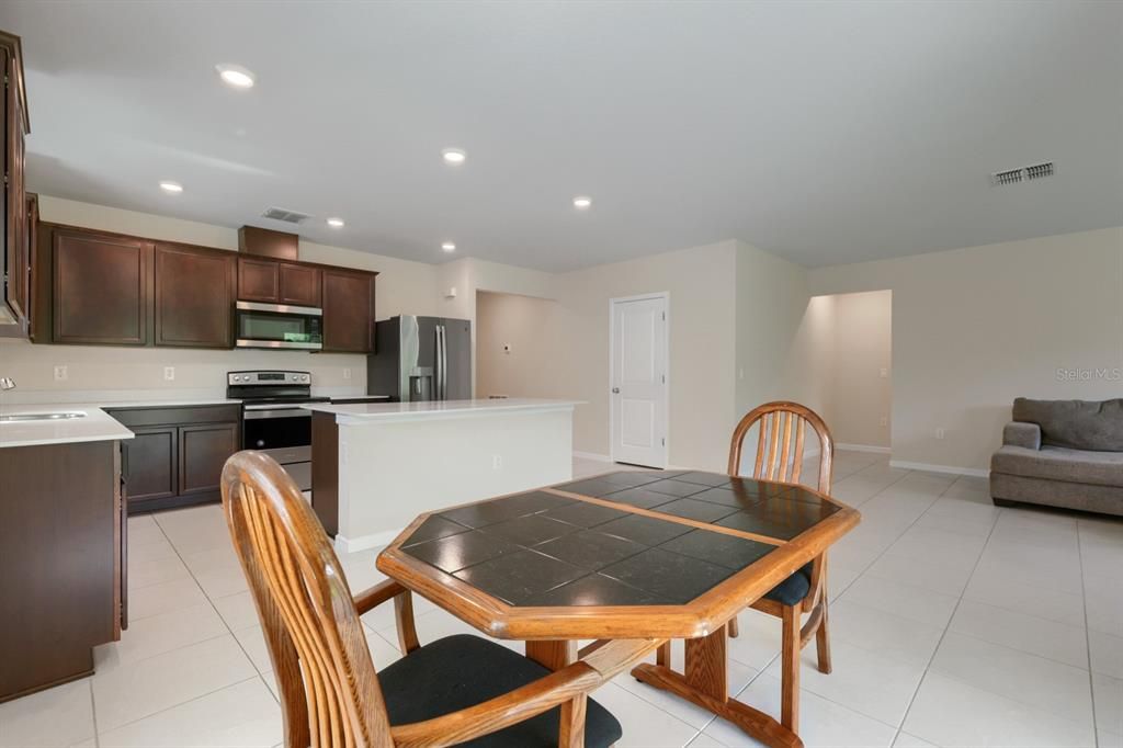 For Sale: $395,000 (4 beds, 2 baths, 1850 Square Feet)