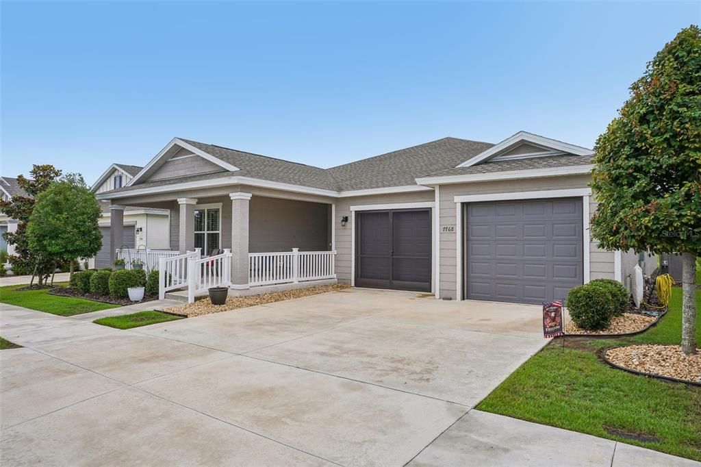 Active With Contract: $370,000 (3 beds, 2 baths, 2217 Square Feet)