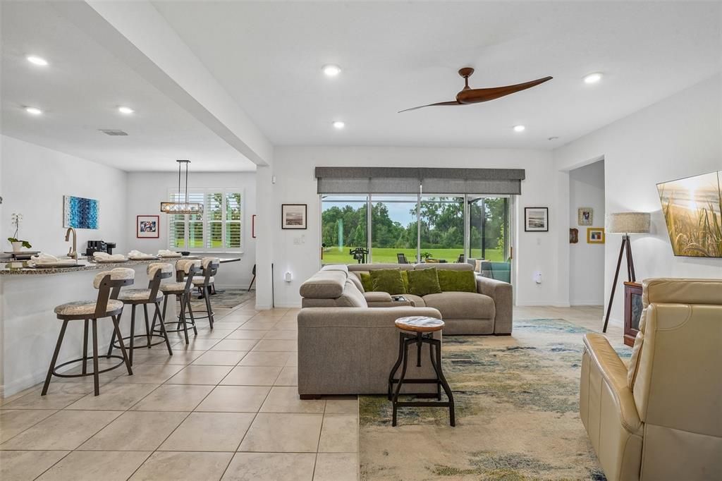 Active With Contract: $370,000 (3 beds, 2 baths, 2217 Square Feet)