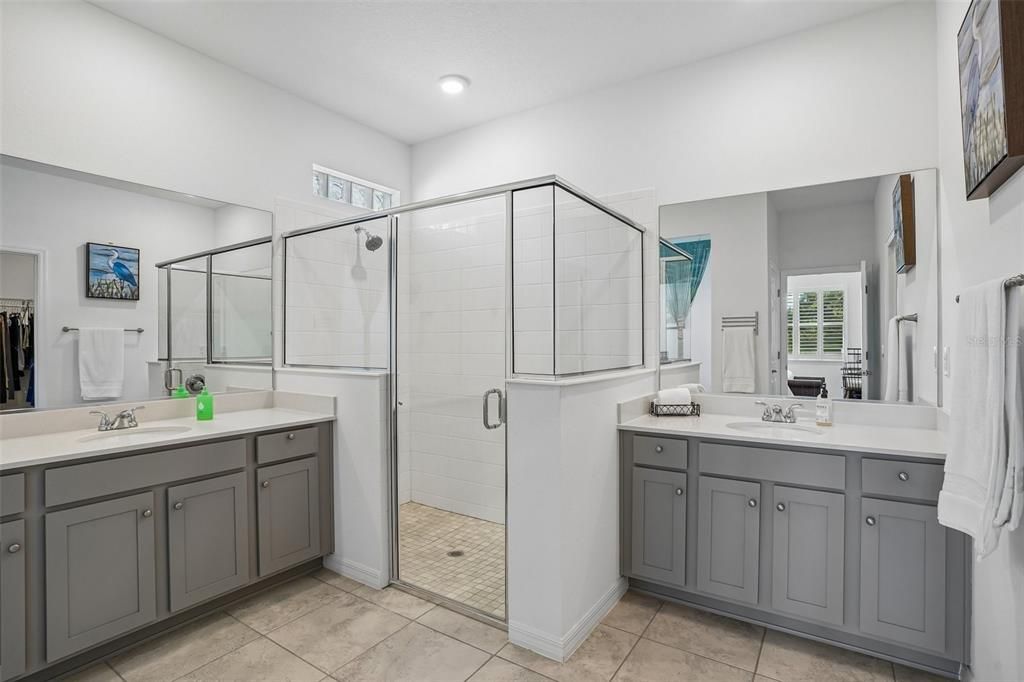 Active With Contract: $370,000 (3 beds, 2 baths, 2217 Square Feet)