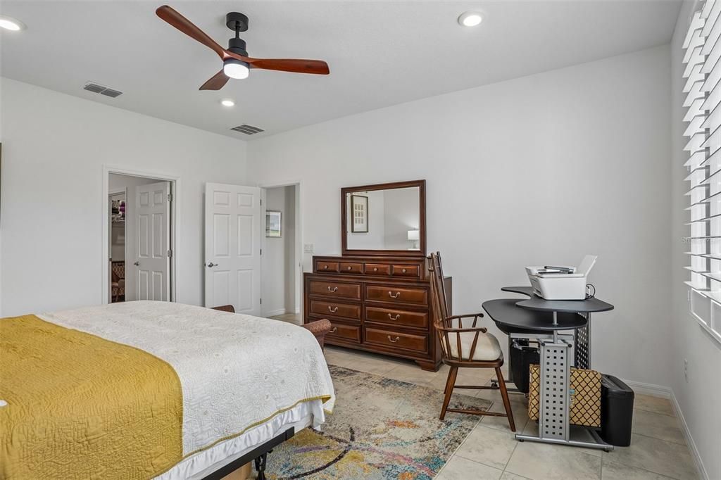 Active With Contract: $370,000 (3 beds, 2 baths, 2217 Square Feet)