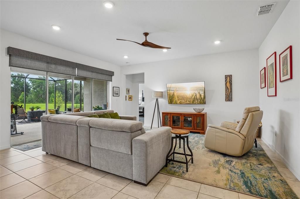 Active With Contract: $370,000 (3 beds, 2 baths, 2217 Square Feet)
