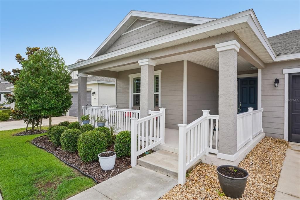 Active With Contract: $370,000 (3 beds, 2 baths, 2217 Square Feet)