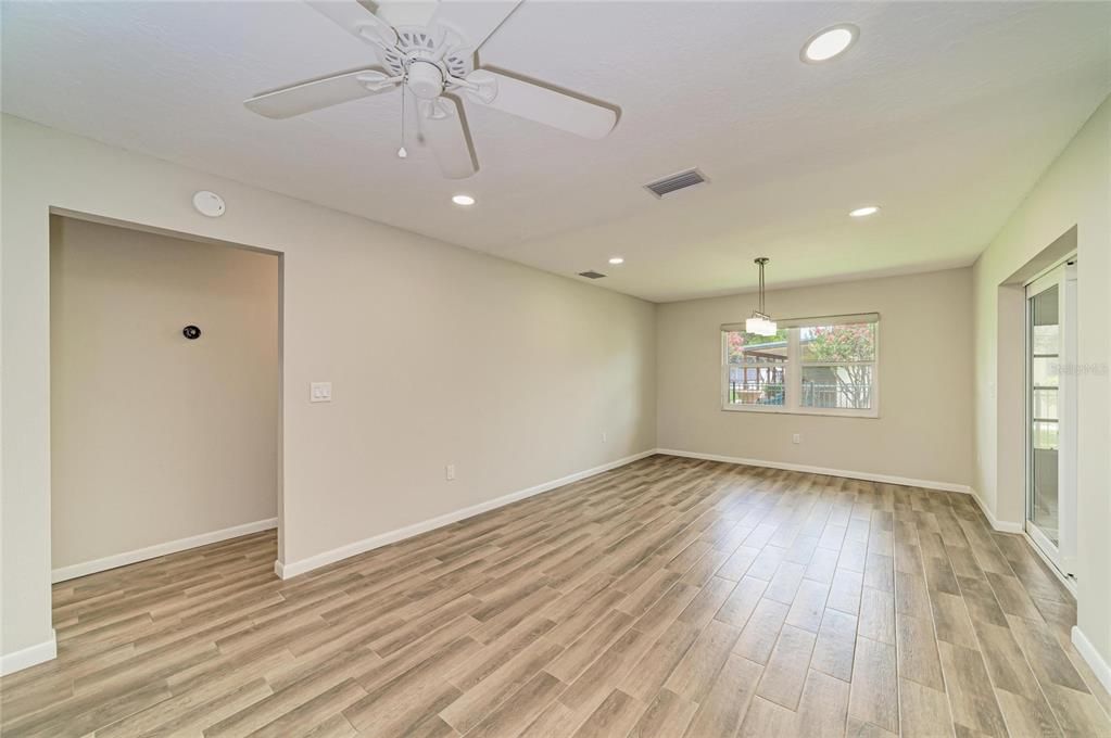 For Sale: $500,000 (3 beds, 2 baths, 2000 Square Feet)