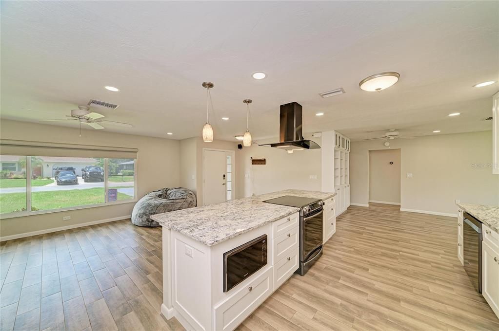 For Sale: $500,000 (3 beds, 2 baths, 2000 Square Feet)