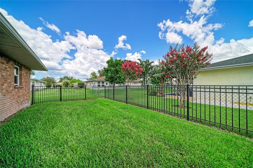 For Sale: $500,000 (3 beds, 2 baths, 2000 Square Feet)