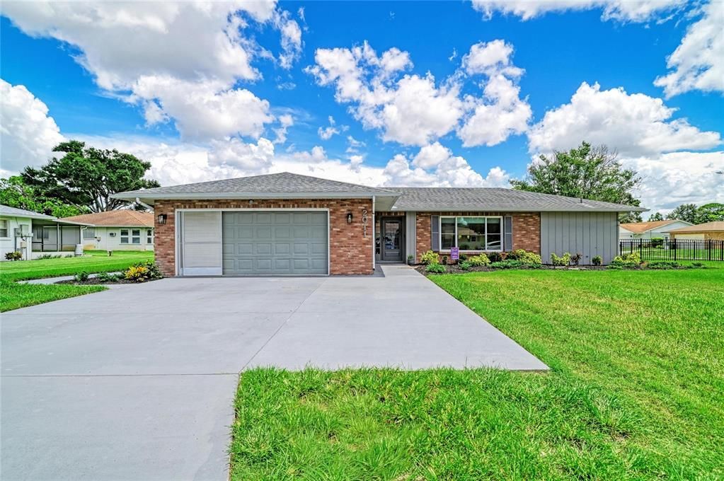 For Sale: $500,000 (3 beds, 2 baths, 2000 Square Feet)