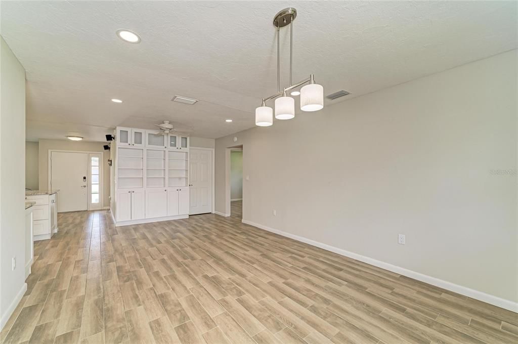 For Sale: $500,000 (3 beds, 2 baths, 2000 Square Feet)