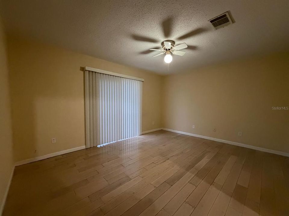 For Rent: $1,750 (2 beds, 1 baths, 1268 Square Feet)