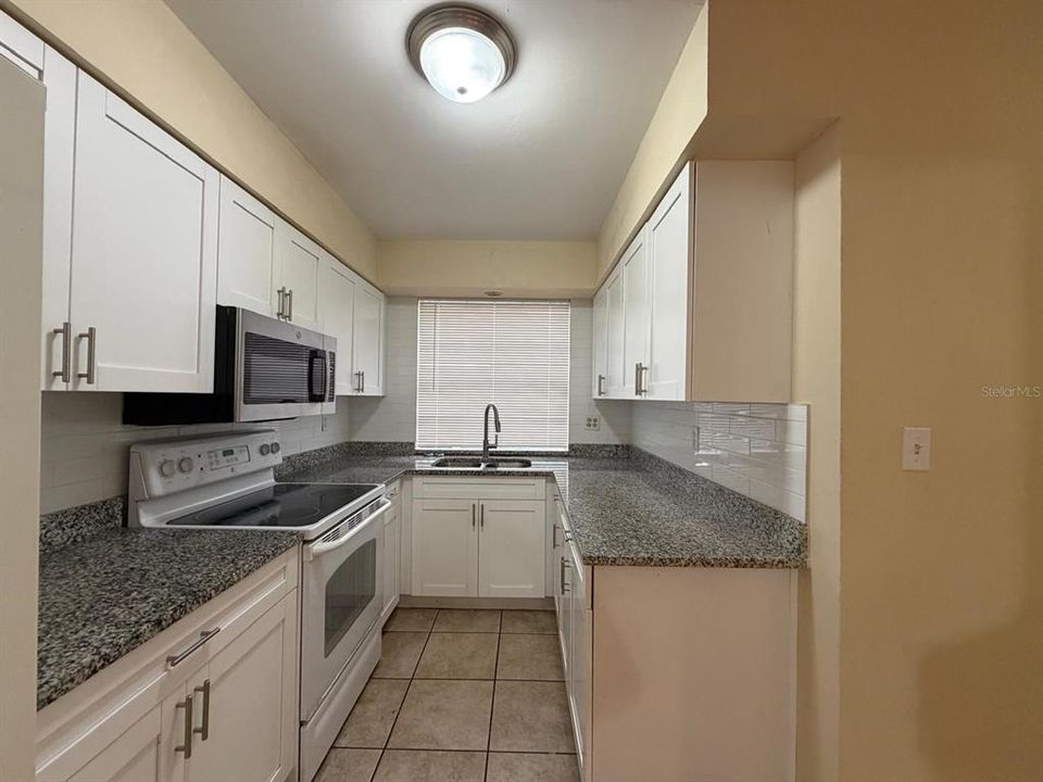 For Rent: $1,750 (2 beds, 1 baths, 1268 Square Feet)
