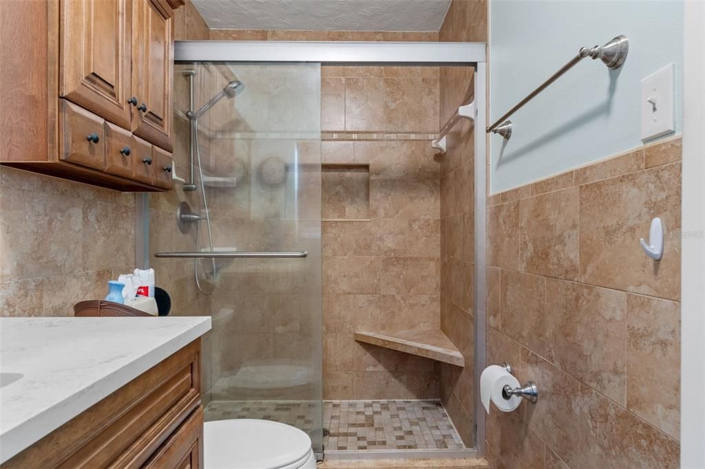 En Venta: $354,900 (3 camas, 2 baños, 1636 Pies cuadrados)