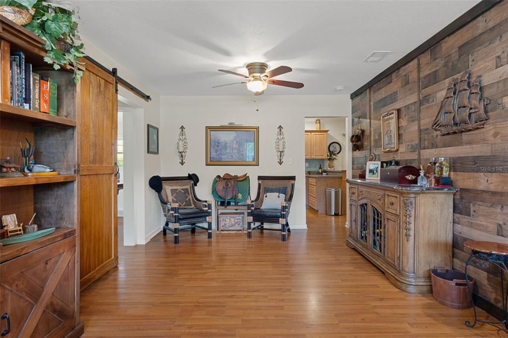 En Venta: $354,900 (3 camas, 2 baños, 1636 Pies cuadrados)