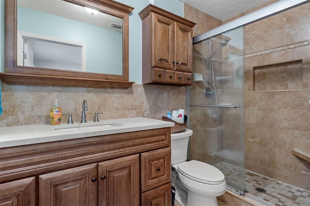 En Venta: $354,900 (3 camas, 2 baños, 1636 Pies cuadrados)